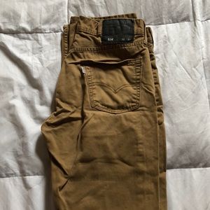 Slim fit Levi khaki jeans